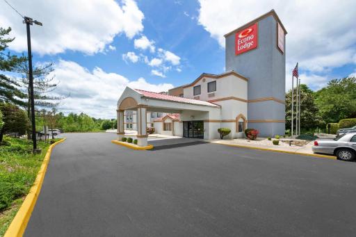 Econo Lodge London North - Housity