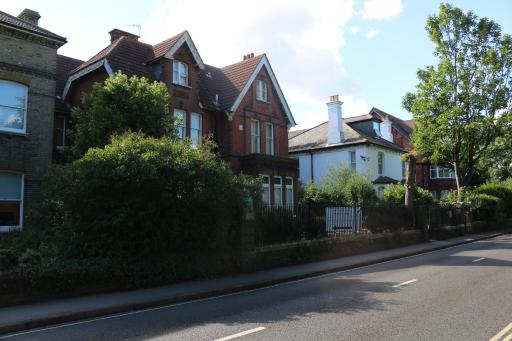 Acorn Lodge Guest House - Free parking - Housity