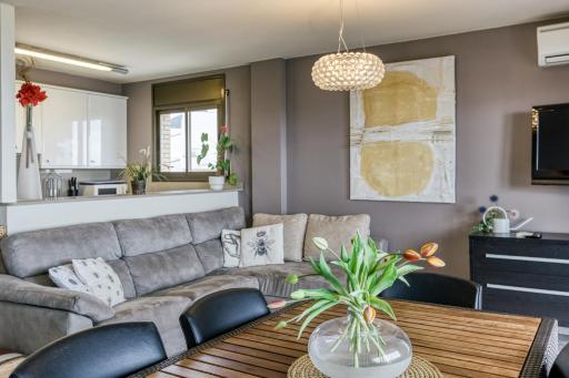 Roses Frontline perfect for family - Housity