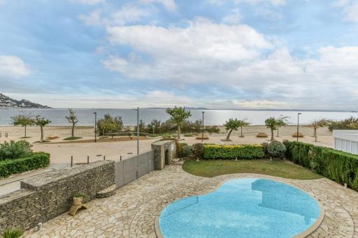 Roses Frontline perfect for family - Housity