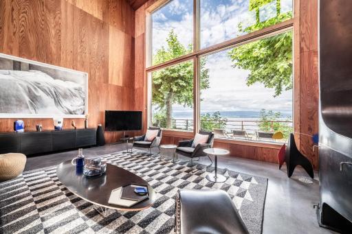 Beachfront Villa Otoctone bord du lac Léman - Housity
