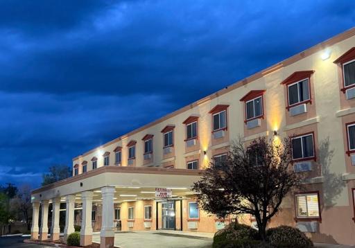 SureStay by Best Western Albuquerque East I-40 - Housity