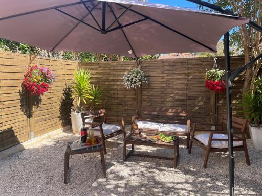 3 min à pieds & 200 m de la Grande Plage des Lecques - Terrasse et Jardin - Fabuleux T2 - Carré d'Or - Housity