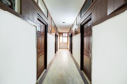 OYO Ashoka Inn Hotel Near Botanical Garden - Housity