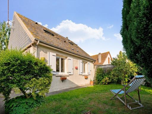 Harbor Haven in Isigny-sur-Mer - Housity