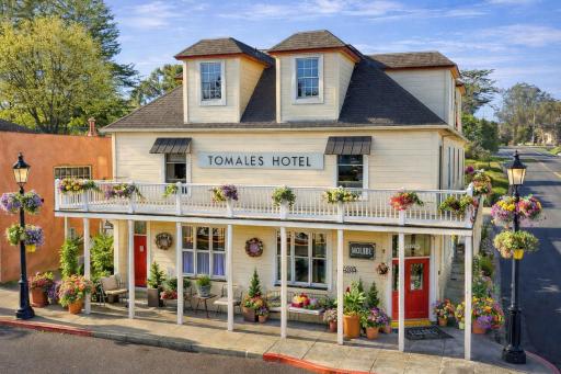 Tomales Hotel, Minutes from Dillon Beach - Housity