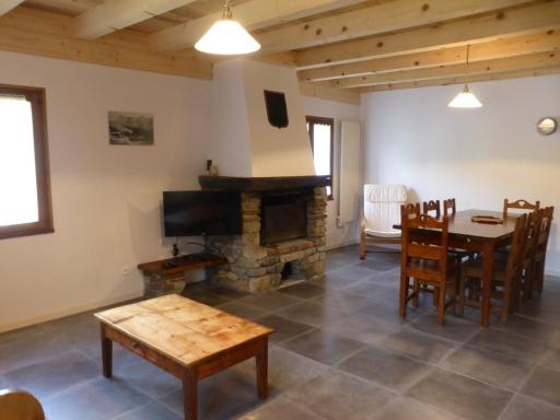 Chalet familial calme pour 7/8 pers, 3 chambres, proche des pistes, bien équipé et animé, 2 étoiles - FR-1-342-212 - Housity