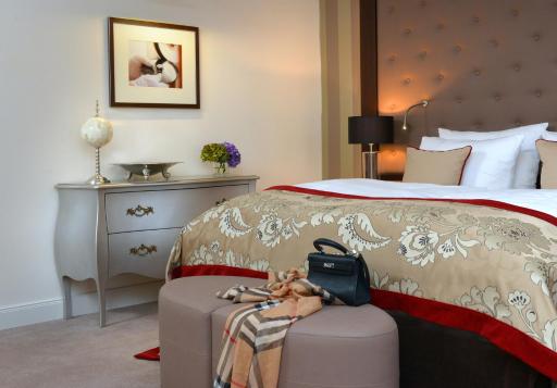 Romantik Hotel Burgkeller Residenz Kerstinghaus - Housity