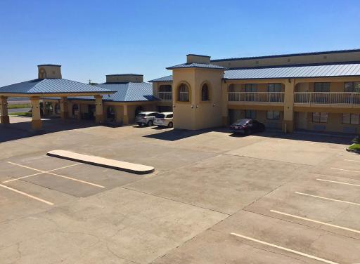 Americas Best Value Inn Bishop/Kingsville - Housity
