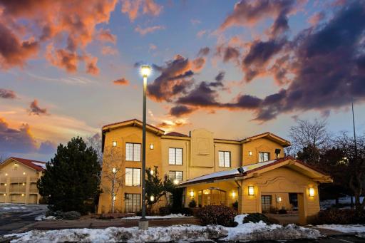 Ramada by Wyndham Westminster Denver - Housity