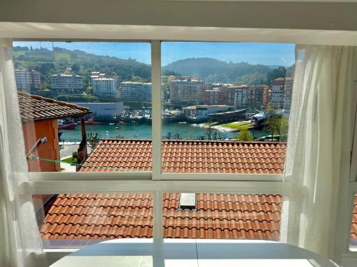Izaro Home, coqueto piso con vistas al puerto - Housity