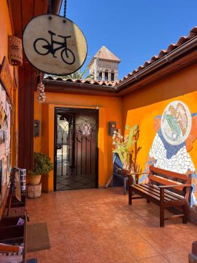 Hostal El Punto - Housity