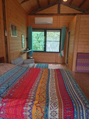 Golden Leather Carving Studio - Housity