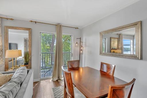 Nash Gold Private Condo - 2bed, 2bath, Sleep 6, 25 Min Walk To Broadway And All Nashville Attractions, Pool, Gym - Housity