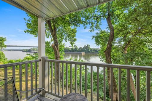 Nash Gold Private Condo - 2bed, 2bath, Sleep 6, 25 Min Walk To Broadway And All Nashville Attractions, Pool, Gym - Housity