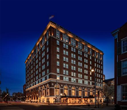 The Yorktowne Hotel, Tapestry Collection by Hilton - Housity