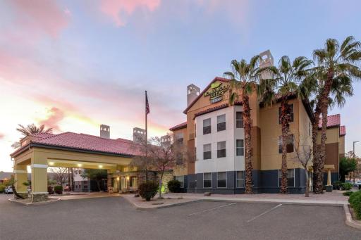 Homewood Suites by Hilton Phoenix-Chandler - Housity