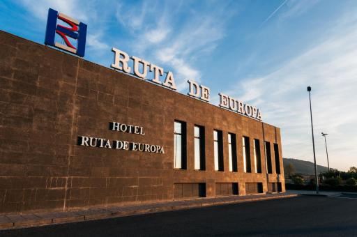 Hotel Ruta de Europa - Housity