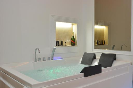Domus De Cinti Charme Rooms - Housity