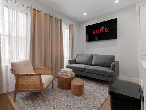 5BR 3BATH 6BEDS Boston Home - Hizvo