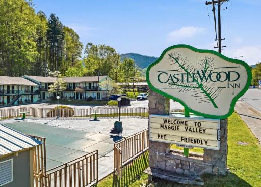 Castlewood Inn - Housity