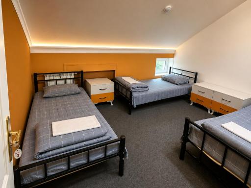 Smile Hostel - Housity
