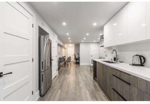 Fancy Downtown House with HOT TUB & BBQ by GLOBALSTAY - Housity