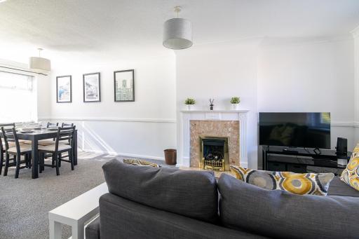 Maplewell House - Housity