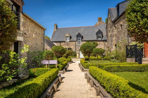 Manoir Des Douets Fleuris - Housity