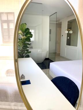 BLUE LUXURY SUITES - Housity