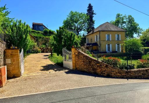 Résidence Les Trois Jardins avec WIFI et Parking gratuit - Hizvo