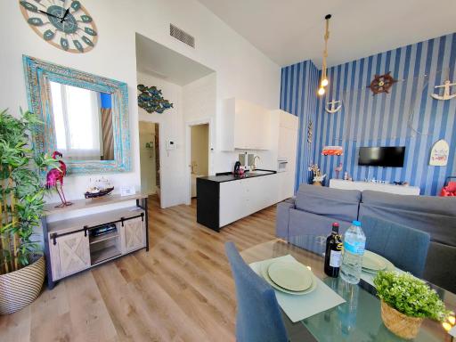 Luxury ground floor apartment in the marina - Housity