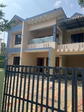 HOLLYWOOD Villa - Housity