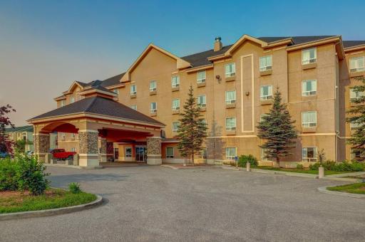 Days Inn by Wyndham Red Deer - Housity