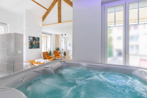 Relax Spa, avec jacuzzi à Dijon - Housity