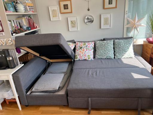 An entire floor in a beautiful villa, close to Arlanda Airport - Housity