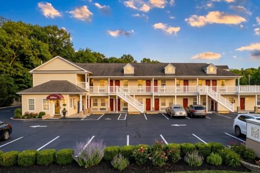 At 9 Motel - Housity