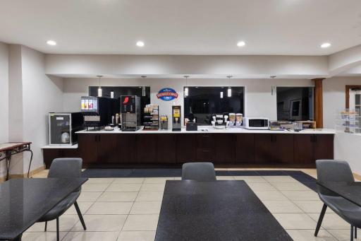 Baymont by Wyndham Texas City - Housity