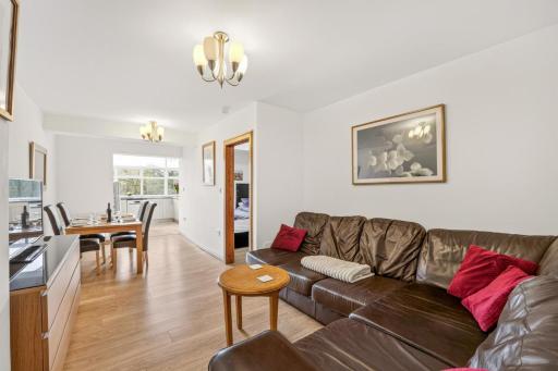 Uwch-y-llyn - Housity