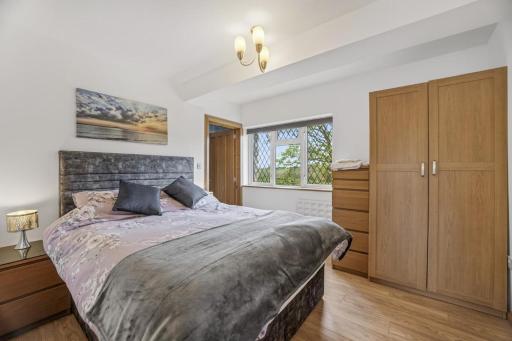 Uwch-y-llyn - Housity