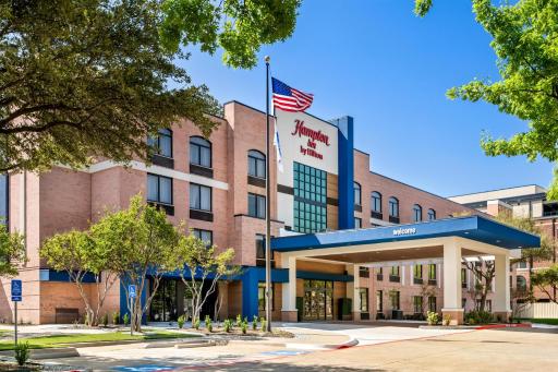 Hampton Inn By Hilton Addison Dallas - Housity