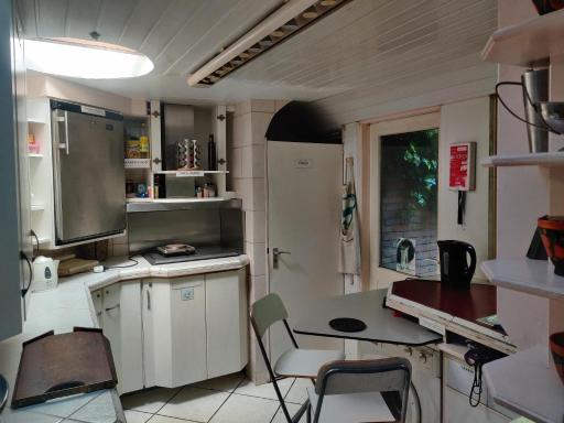 Frank's Backpackers - Housity