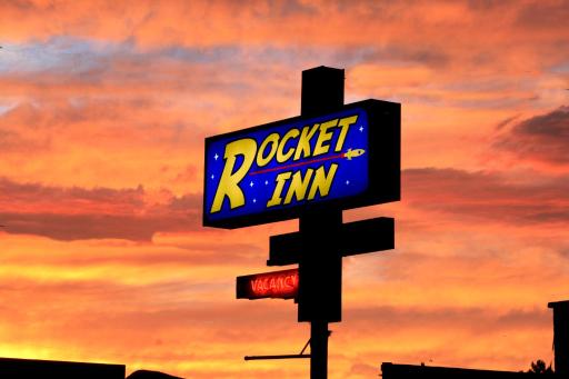Rocket Inn - Housity