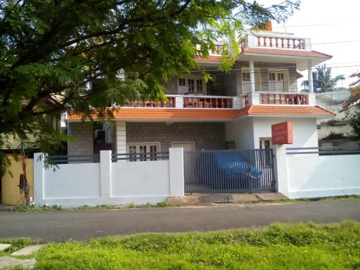 Hebron Inn - Housity