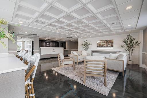 Oakfield Hotel & Suites Rochester, an Ascend Collection Hotel - Housity