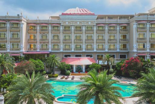 Continental Xin Hao Hotel and Resort 洲际新濠酒店 - Housity