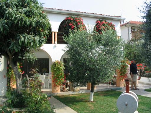 Apartment Dady with a large covered terrace - Housity