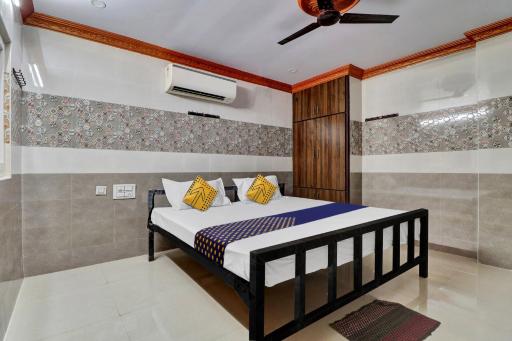 SPOT ON Hotel Maha Lakshmi - Housity