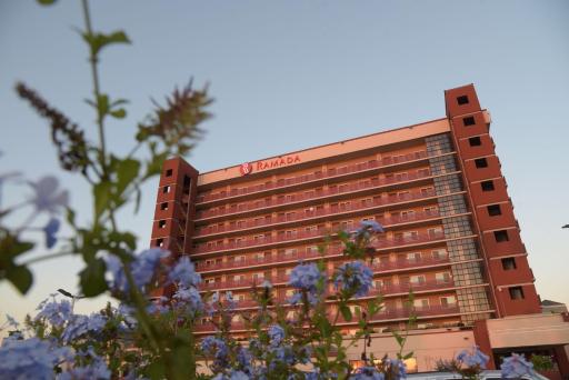 Ramada by Wyndham San Diego National City - Housity