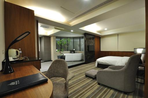 Sun Sweet Hotel - Housity